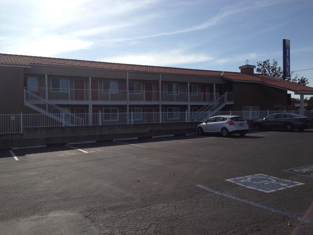 ארויו גראנדה Beachway Inn מראה חיצוני תמונה