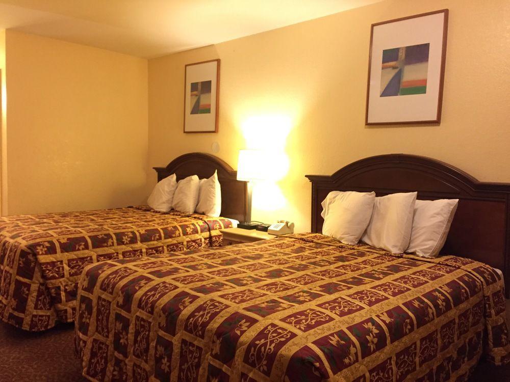 ארויו גראנדה Beachway Inn מראה חיצוני תמונה